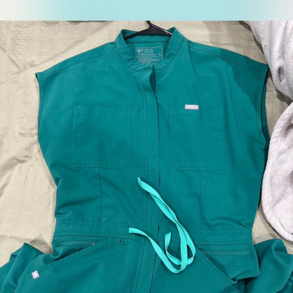 Figs Green Technical Collection Top